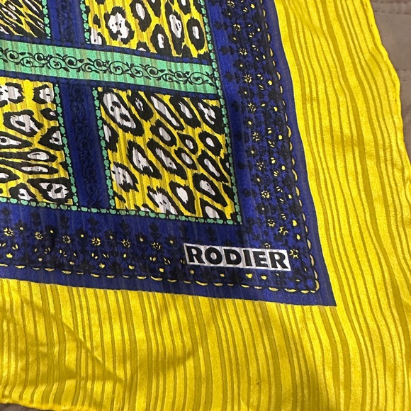 RODIER Yellow Purple Animal Print Silk Scarf 39x39 - Picture 3 of 5